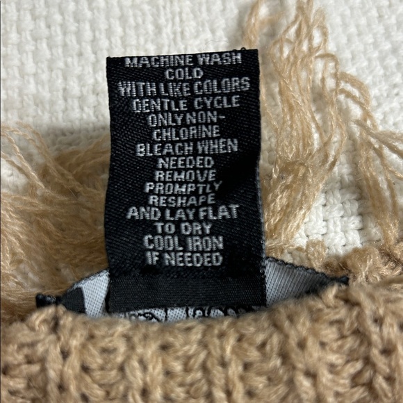 JUST POLLY Tan Fringed V-Neck Cropped Sweater - Picture 4 of 4